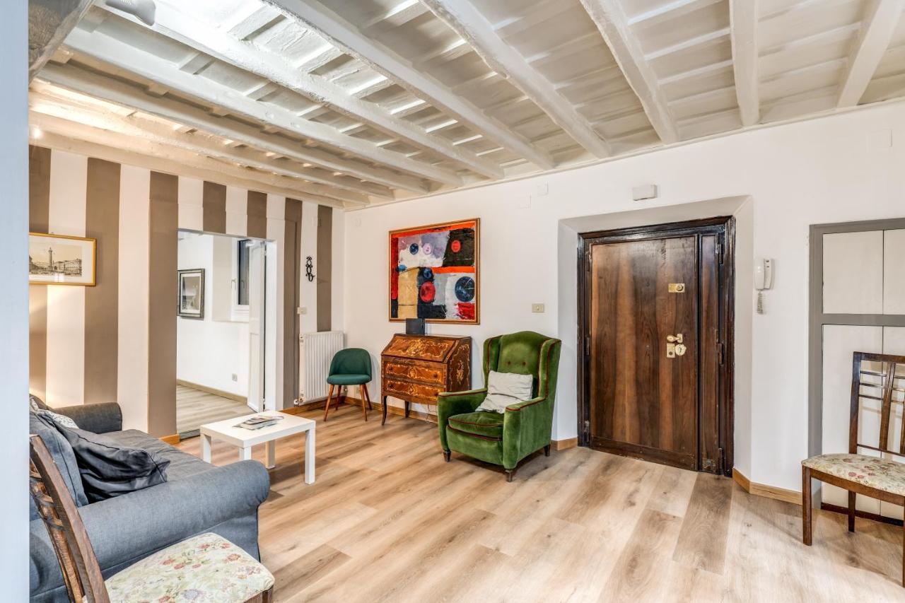 Apartamento Lovely Spacious Near The Colosseum